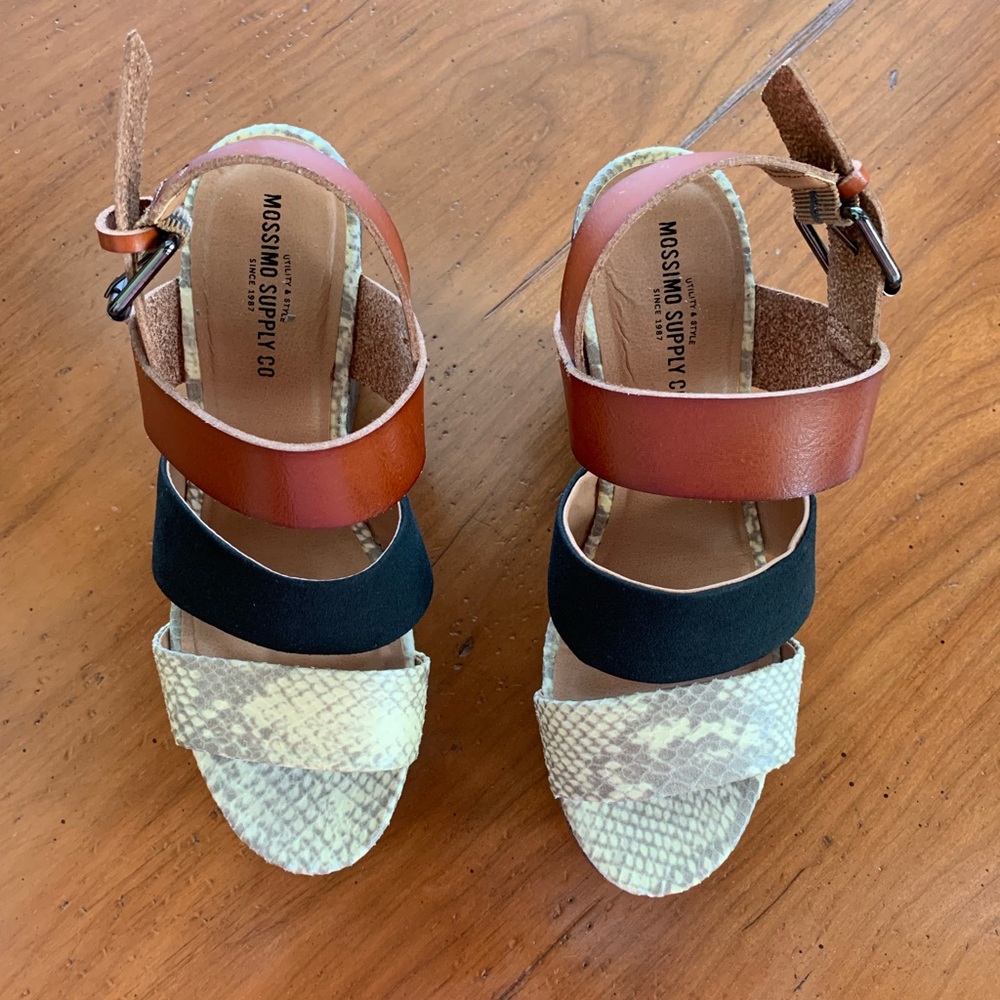 Mossimo Platform Sandals - Picture 2 of 4